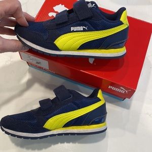 Little kids puma sneakers with box